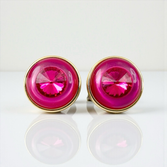 Vintage 1980s Bijoux hot pink plastic rhinestone dome clip-on earrings. - Picture 1 of 5